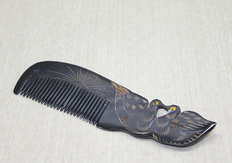 Kemik Tavuskuşu Tarak Model 4 Şık Tasarımlı Fonksiyonel Ürün