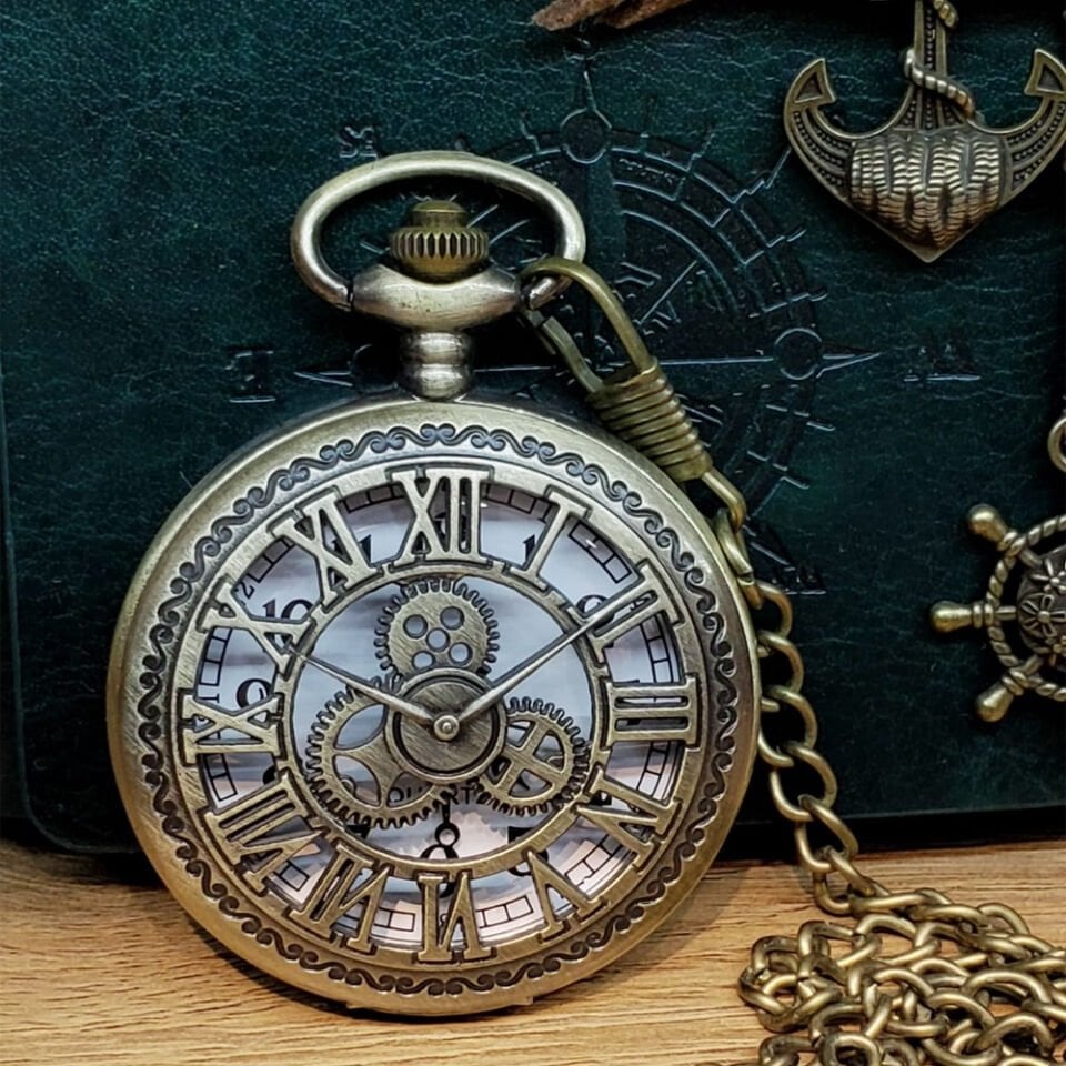 Romen Rakamlı Cep Saati Şık Tasarımlı Fonksiyonel Ürün