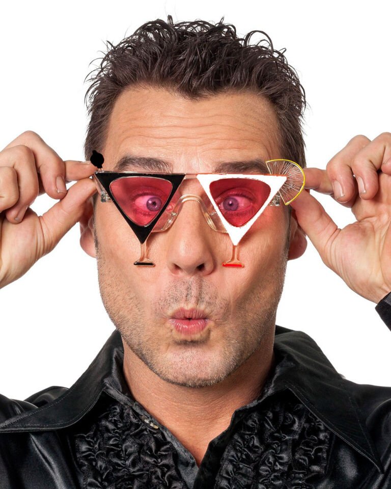 Siyah Beyaz Renk Martini Tasarımlı Parti Gözlüğü Şık Tasarımlı Fonksiyonel Ürün