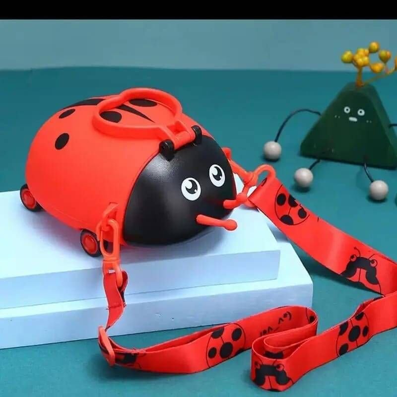 Uğur Böceği Su Matarası Şık Tasarımlı Fonksiyonel Ürün