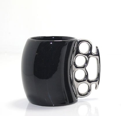 Porselen Muşta Tasarımlı Kupa Bardak Siyah Şık Tasarımlı Fonksiyonel Ürün