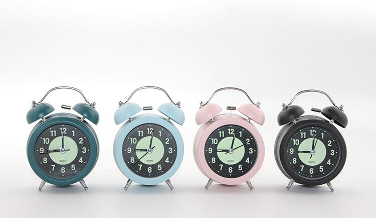 Metal Çalar Saat Model 1 Şık Tasarımlı Fonksiyonel Ürün