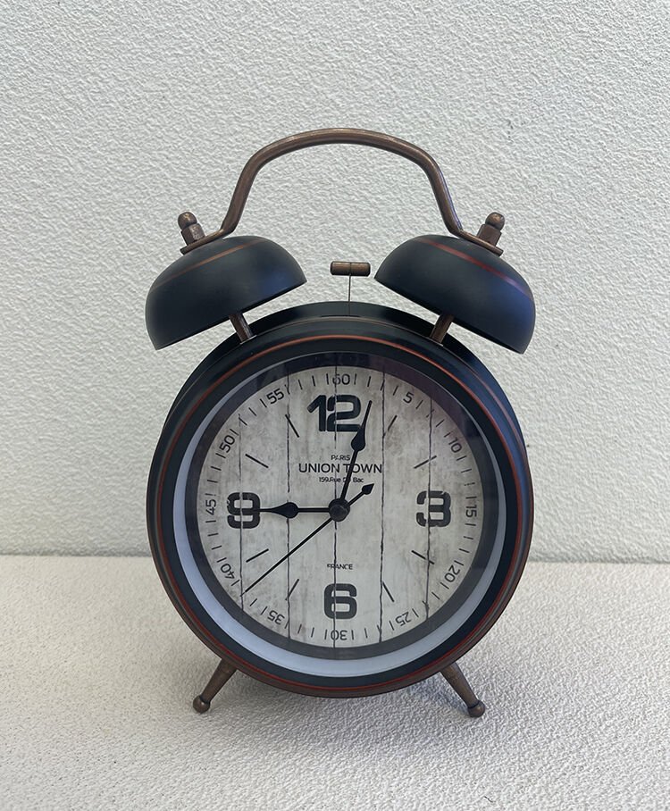 Metal Çalar Saat Model 2 Şık Tasarımlı Fonksiyonel Ürün