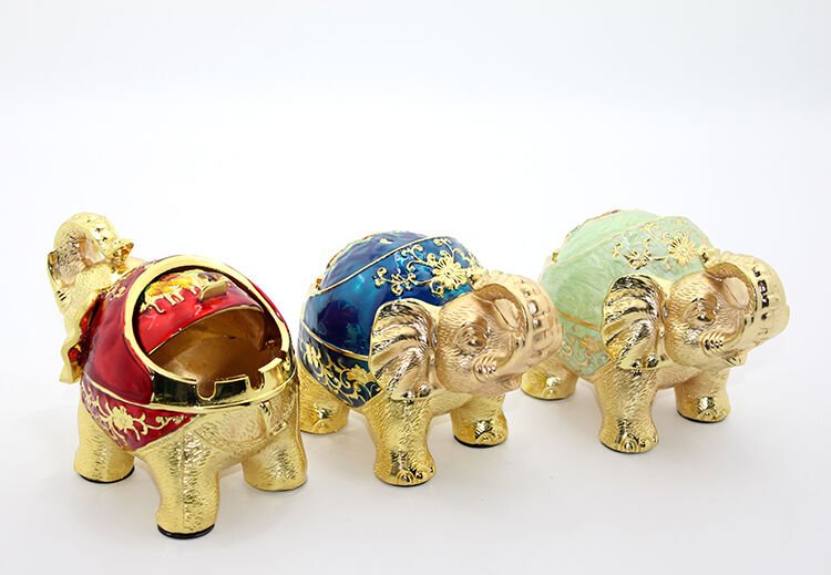 Metal Fil Figürlü Küllük Model 3 Şık Tasarımlı Fonksiyonel Ürün