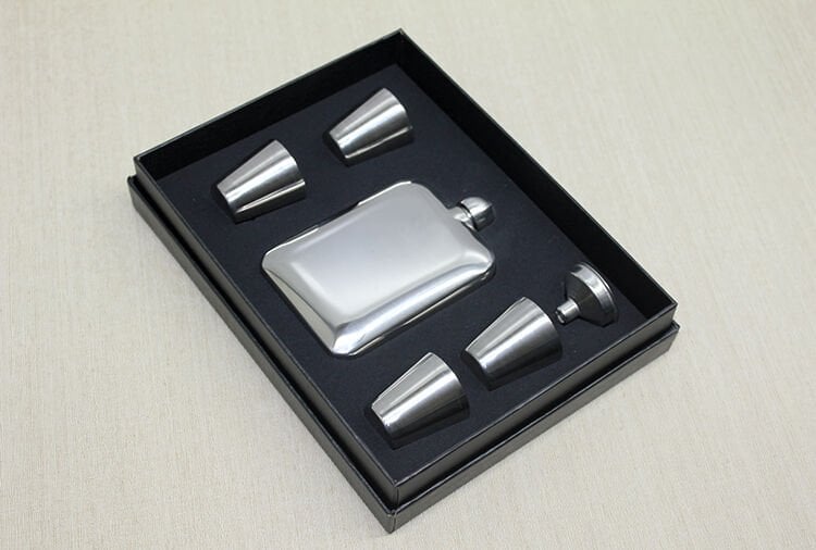 4 Shot Bardaklı Matara Seti Çelik Şık Tasarımlı Fonksiyonel Ürün