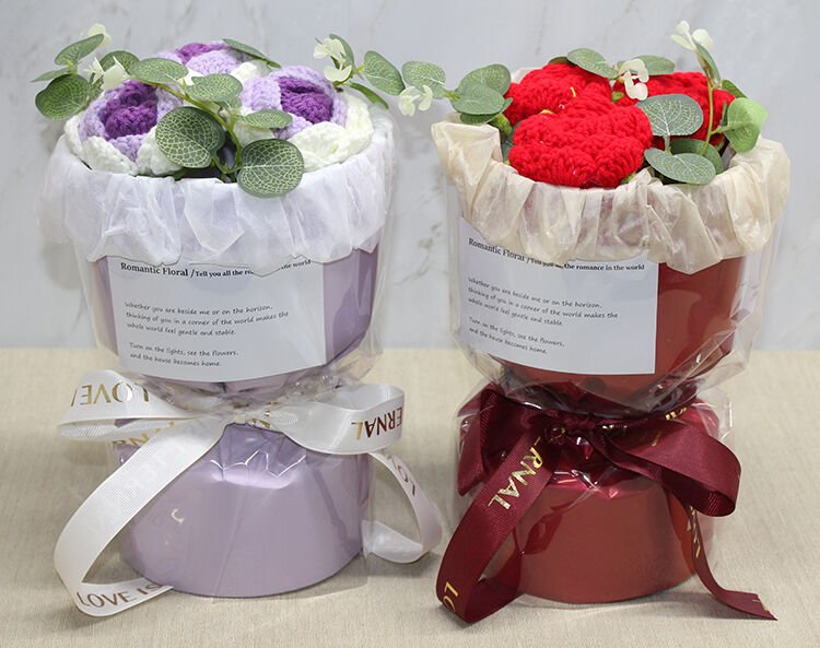 El Örgüsü Romantik Gül Buketi Çok Fonksiyonel Ürün