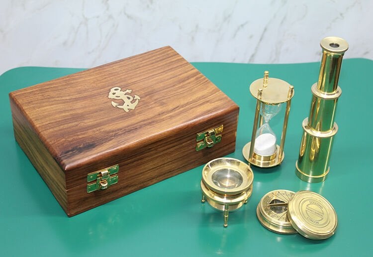 Ahşap Kutulu Dürbün, Kum Saati, Büyüteç, Pusula Seti Şık Tasarımlı Fonksiyonel Ürün