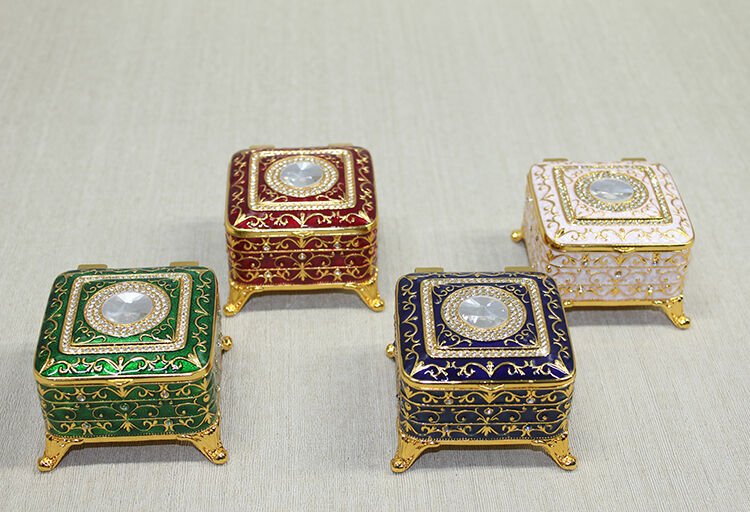 Swarovski Taşlı Kutu Model 5 Şık Tasarımlı Fonksiyonel Ürün