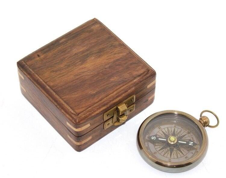 Ahşap Kutulu Pirinç Pusula Model 1 Şık Tasarımlı Fonksiyonel Ürün