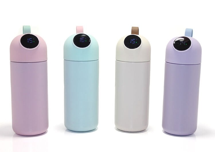 Dijital Göstergeli Termos Şık Tasarımlı Fonksiyonel Ürün