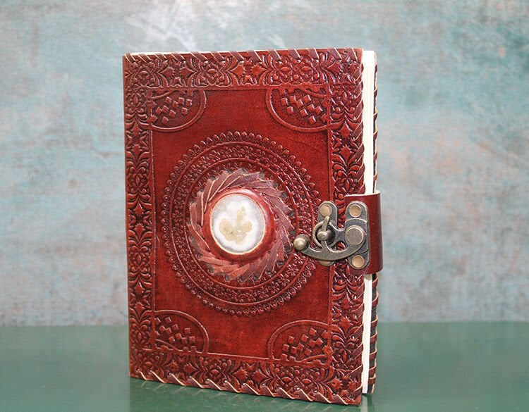 Taşlı Deri Defter Model 11 Şık Tasarımlı Fonksiyonel Ürün