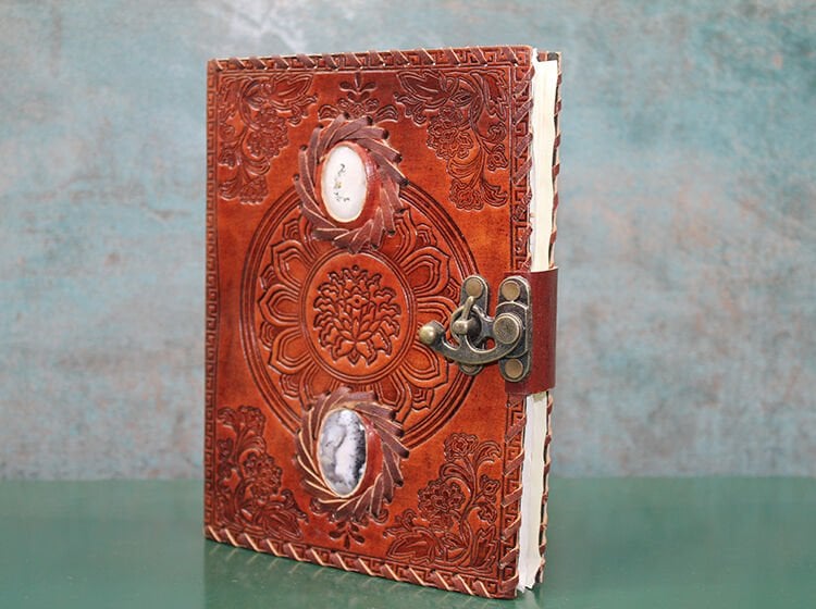 Taşlı Deri Defter Model 2 Şık Tasarımlı Fonksiyonel Ürün