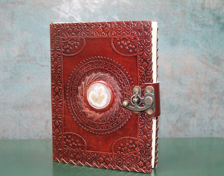 Taşlı Deri Defter Model 3 Şık Tasarımlı Fonksiyonel Ürün