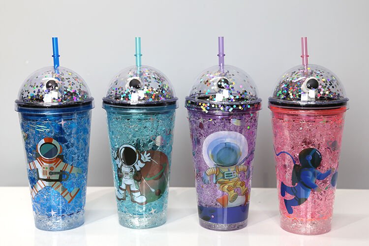 Sevimli Astronot Pipetli Işıklı Pullu Suluk Bardak 400 ml Çok Fonksiyonel Ürün