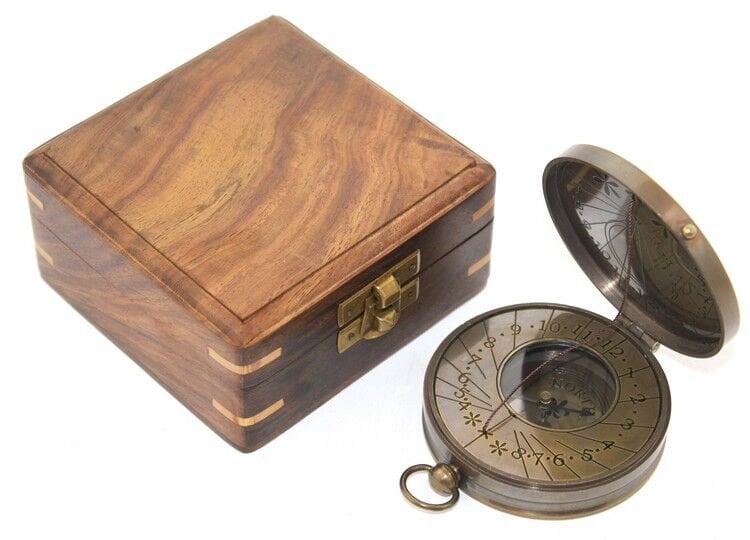 Ahşap Kutulu Pusula Model 8 Şık Tasarımlı Fonksiyonel Ürün