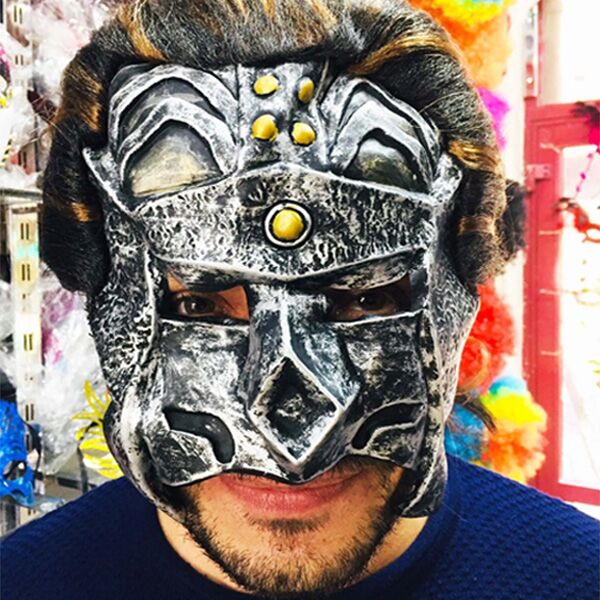 Lateks Gladiatör Maskesi Şık Tasarımlı Fonksiyonel Ürün