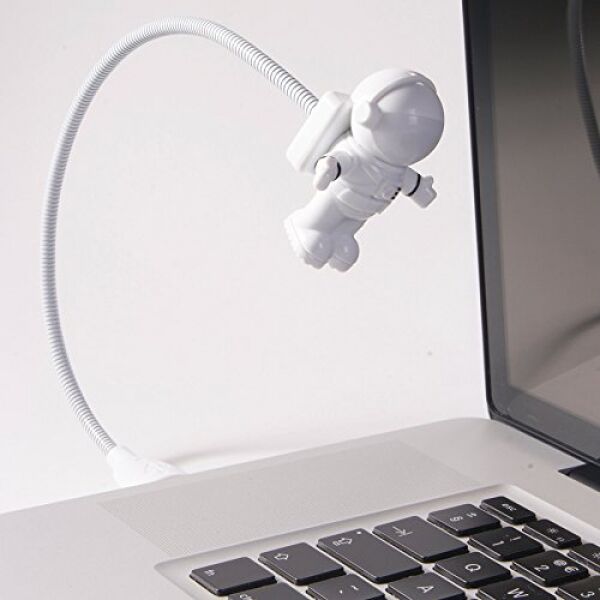 Usb Astronot Lamba Şık Tasarımlı Fonksiyonel Ürün