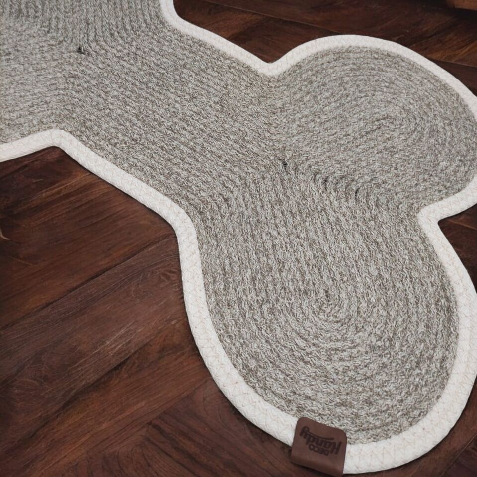 Mikopet Kedi ve Köpek Mama Kabı Paspası Şık Tasarımlı Fonksiyonel Ürün