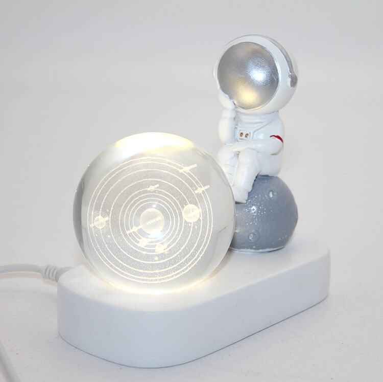 Astronot Ledli Küre Şık Tasarımlı Fonksiyonel Ürün