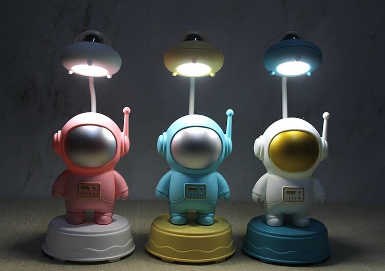 Astronot Masa Lambası Şık Tasarımlı Fonksiyonel Ürün