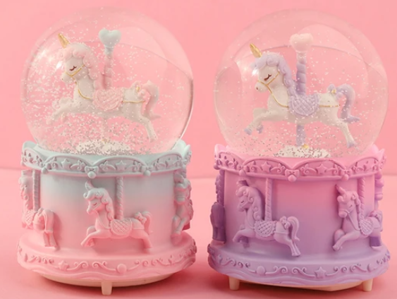 Atlı Karınca Kar Küresi Orta Boy Şık Tasarımlı Fonksiyonel Ürün