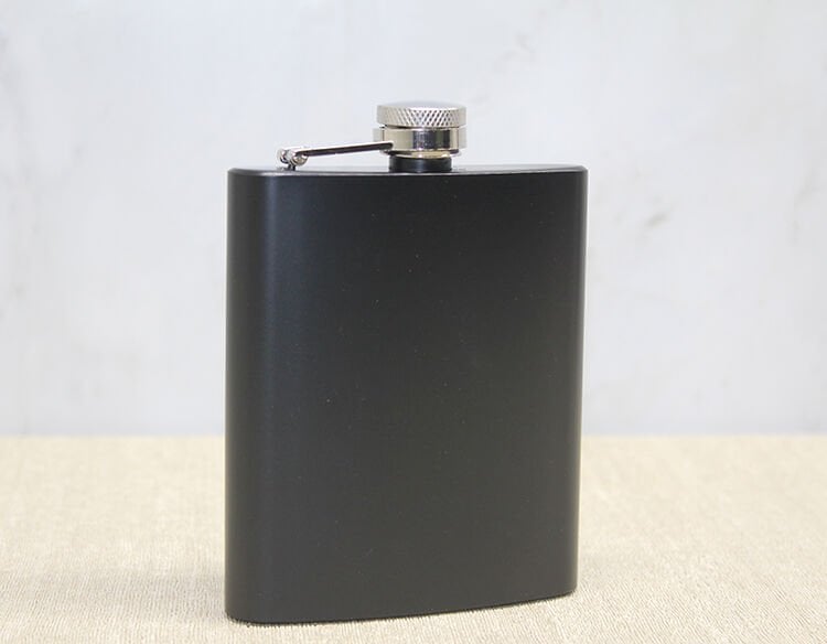 Tekli Siyah 7 Oz Matara Şık Tasarımlı Fonksiyonel Ürün