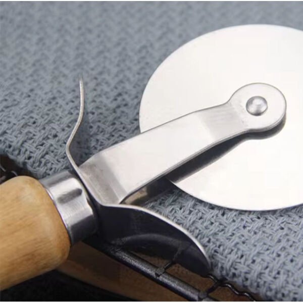 Ahşap Saplı Pizza Kesme Bıçağı Şık Tasarımlı Fonksiyonel Ürün