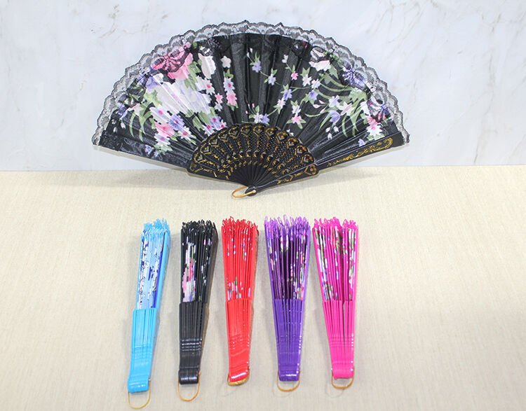 Plastik Yelpaze Model 1 Şık Tasarımlı Fonksiyonel Ürün