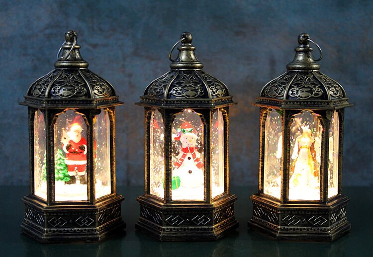 Yılbaşı Temalı Işıklı Kar Küresi Siyah Tasarım Şık Tasarımlı Fonksiyonel Ürün