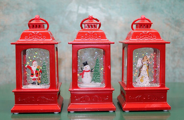 Yılbaşı Temalı Işıklı Müzikli Kar Küresi Kırmızı Tasarımlı Şık Tasarımlı Fonksiyonel Ürün