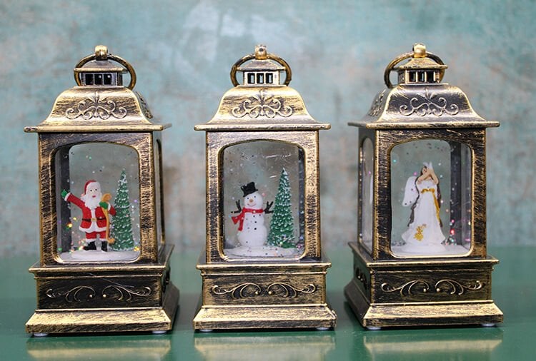 Yılbaşı Temalı Işıklı Müzikli Kar Küresi Model 1 Şık Tasarımlı Fonksiyonel Ürün