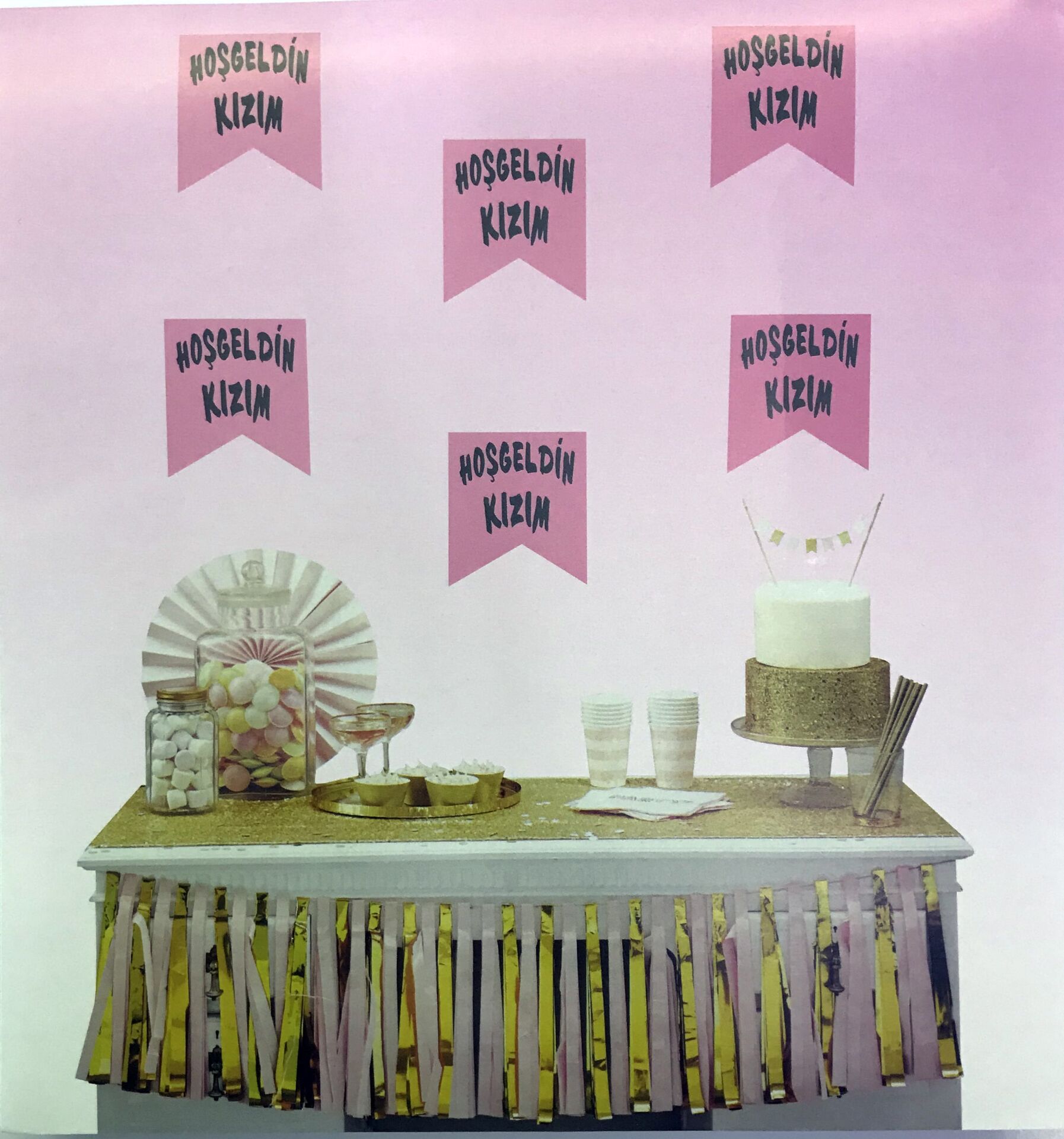 Hoşgeldin Kızım Yazılı Flama Süs Pembe Üzeri Gümüş Renk Şık Tasarımlı Fonksiyonel Ürün