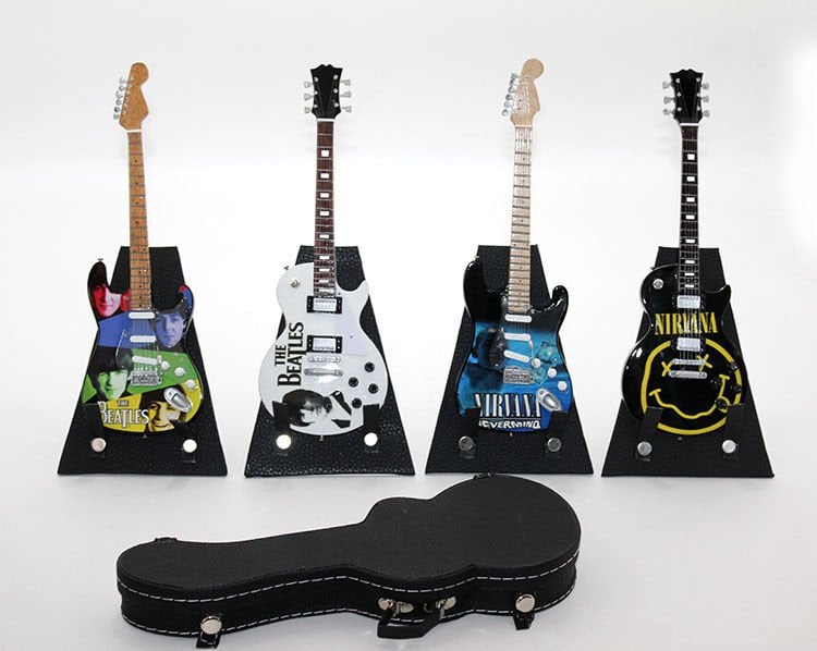 Çantalı Gitar Figürü Şık Tasarımlı Fonksiyonel Ürün