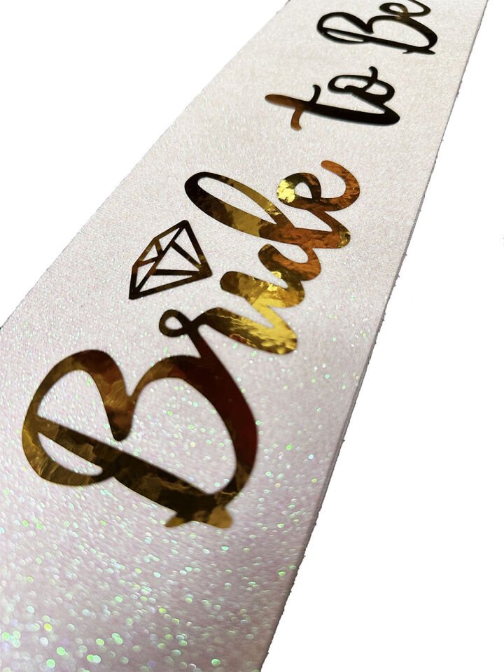 Altın Bride To Be Yazılı Beyaz Kuşak Şık Tasarımlı Fonksiyonel Ürün