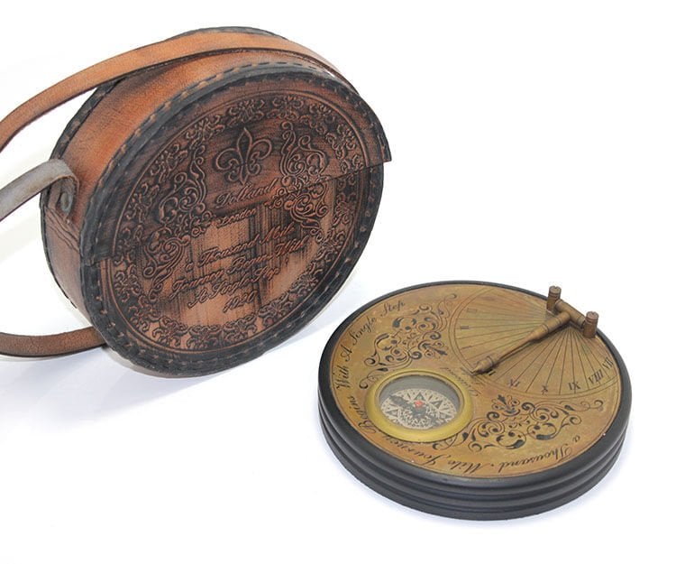 Deri Kılıflı Pirinç Pusula Şık Tasarımlı Fonksiyonel Ürün