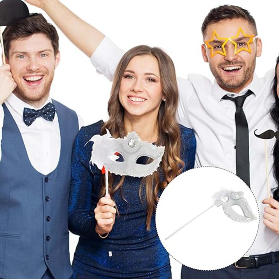 Beyaz Işıltılı Tutmalı Fotoğraf Çekimi Maskesi Şık Tasarımlı Fonksiyonel Ürün