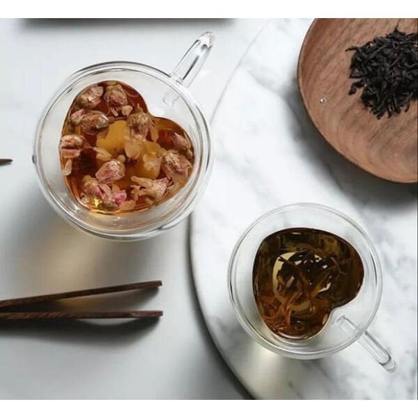 Kalp Şeklinde Cam Bardak Şık Tasarımlı Fonksiyonel Ürün