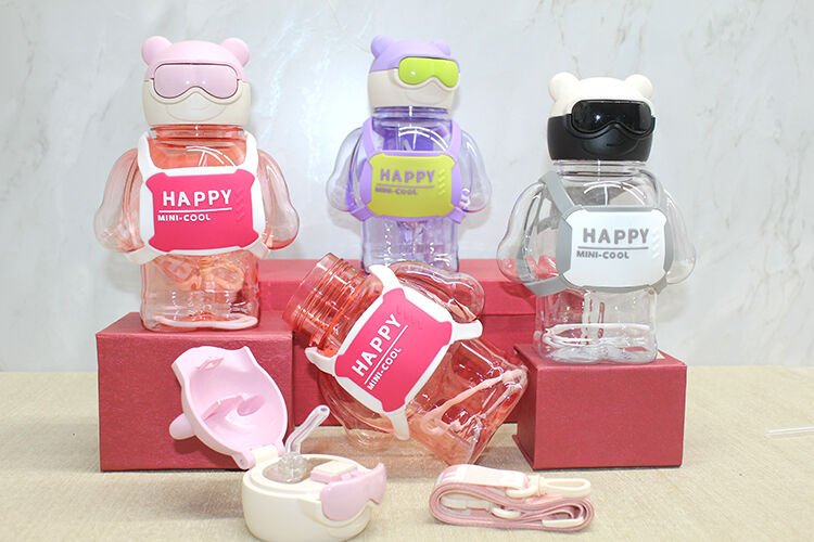 Sevimli 3D Desenli Su Matarası Şık Tasarımlı Fonksiyonel Ürün