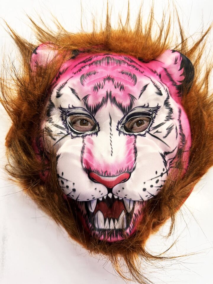 Kahverengi Saçlı Pembe Yüz Peluş Kurt Kaplan Maskesi 26 No Şık Tasarımlı Fonksiyonel Ürün