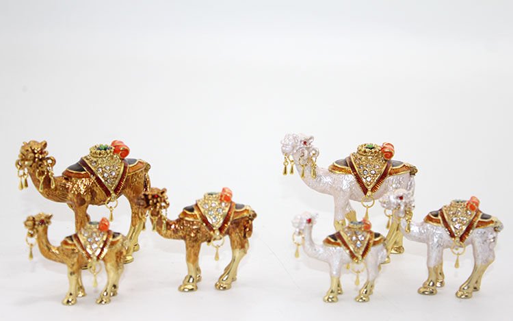 Swarovski Taşlı 3'lü Deve Figürü Model 3 Şık Tasarımlı Fonksiyonel Ürün
