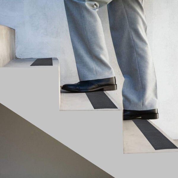 Kaydırmaz Siyah Bant 50 mm X 25 mt Şık Tasarımlı Fonksiyonel Ürün