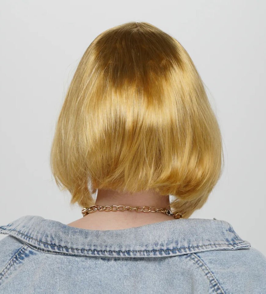 Düz Kesim Küt Parti Peruğu Altın Renk Şık Tasarımlı Fonksiyonel Ürün