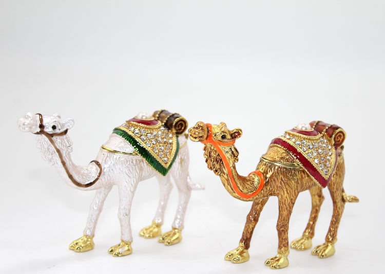 Swarovski Taşlı Tekli Deve Figürü Model 2 Şık Tasarımlı Fonksiyonel Ürün