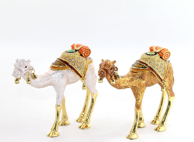 Swarovski Taşlı Tekli Deve Figürü Model 3 Şık Tasarımlı Fonksiyonel Ürün