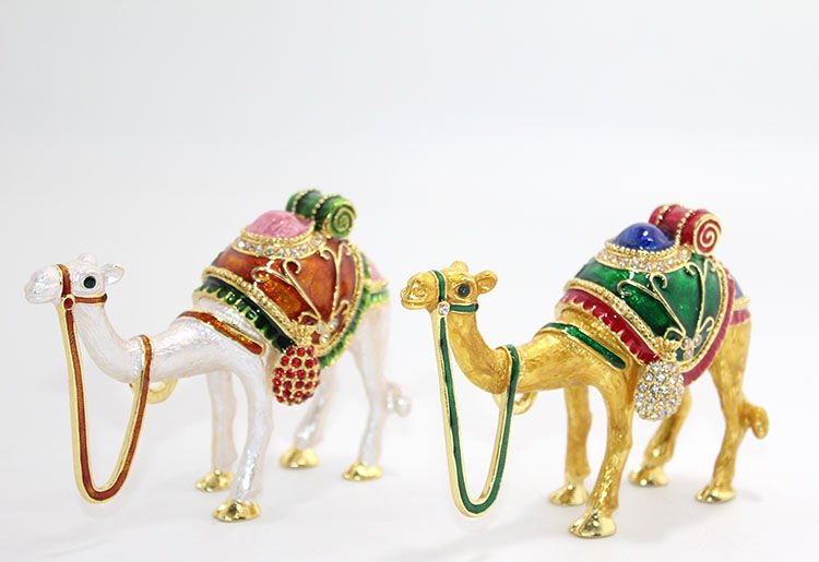 Swarovski Taşlı Tekli Deve Figürü Model 4 Şık Tasarımlı Fonksiyonel Ürün