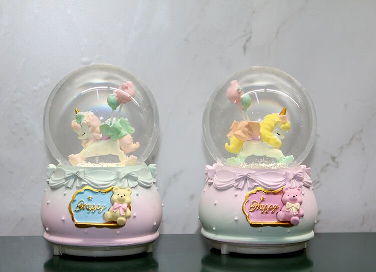 Işıklı Müzikli Kar Küresi Orta Boy Şık Tasarımlı Fonksiyonel Ürün