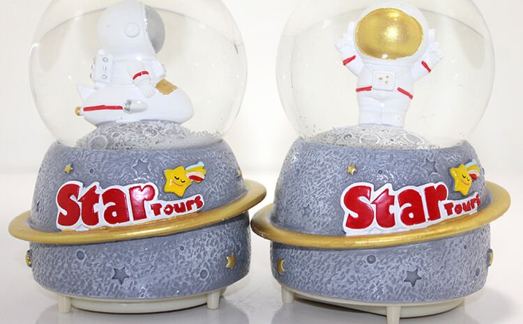 Kar Küresi Işıklı Müzikli 13 Cm Şık Tasarımlı Fonksiyonel Ürün