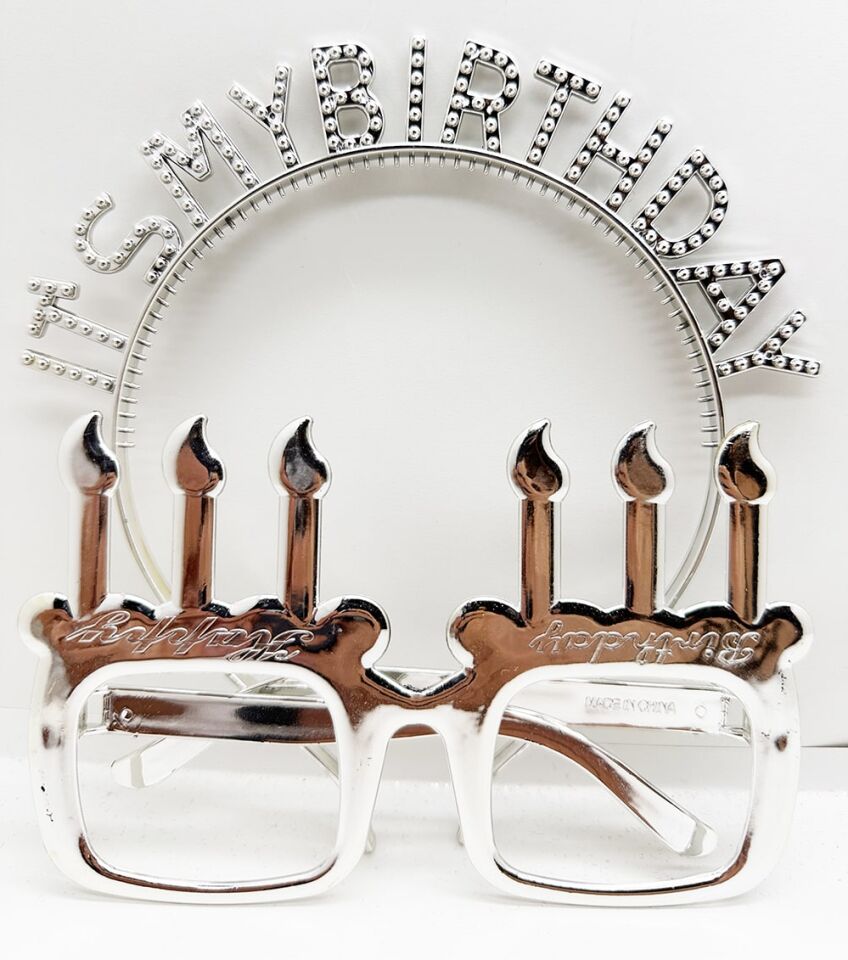 İt's My Birthday Yazılı Taç ve Mum Şekilli Gözlük Seti Gümüş Renk Şık Tasarımlı Fonksiyonel Ürün