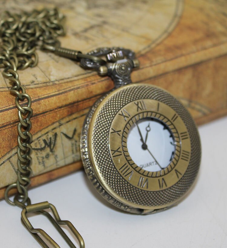 Köstekli Saat Şık Tasarımlı Fonksiyonel Ürün