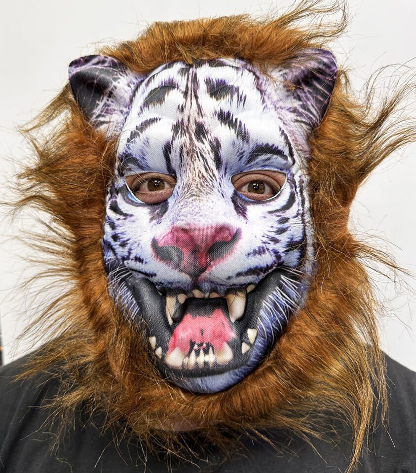 Kahverengi Saçlı Dişli Kurt Maskesi Mega Peluş 12 No Şık Tasarımlı Fonksiyonel Ürün